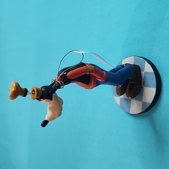 BNIB Disney Goofy Collectible Spring Hat Figurine - Picture 4 of 9